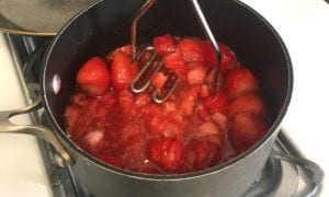 Low-Sugar Refrigerator Strawberry Jam